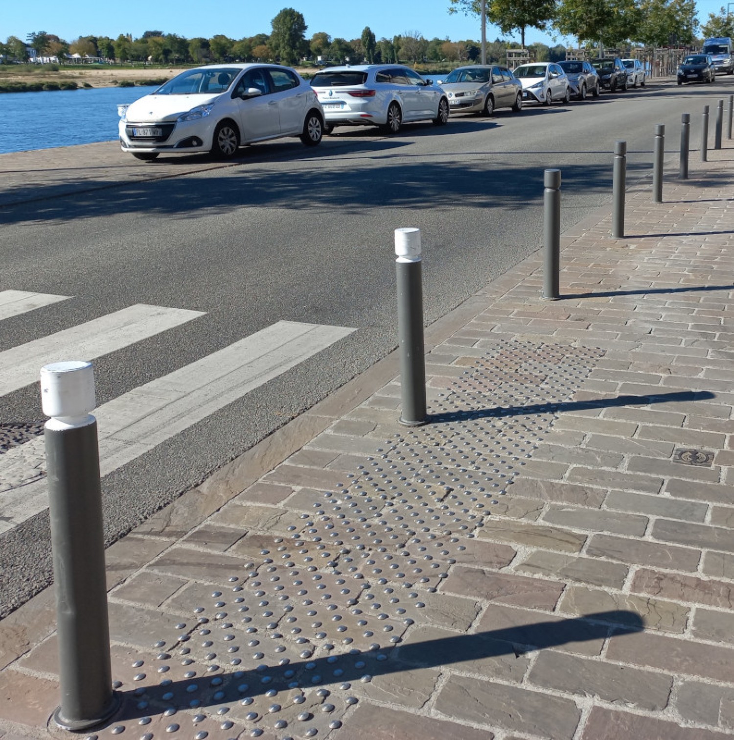 Potelets anti-stationnement