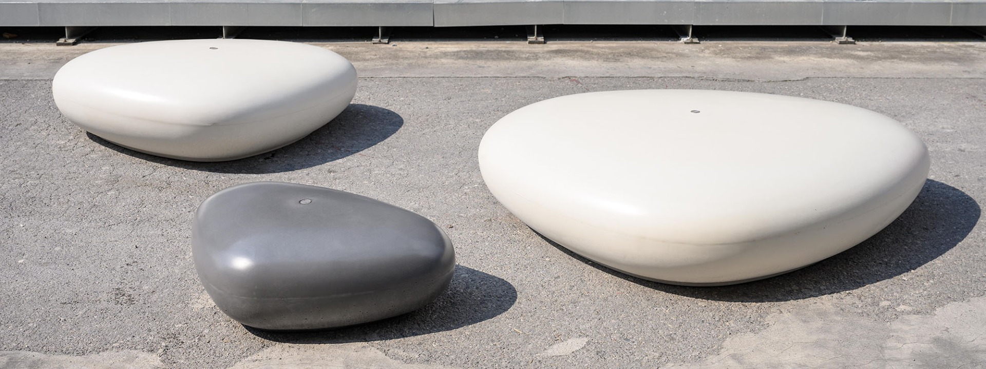 Bancs en pierre béton architectonique