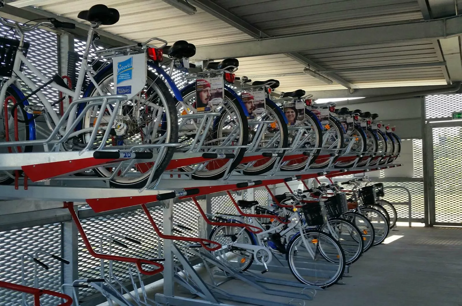 Stationnement vélo double étage