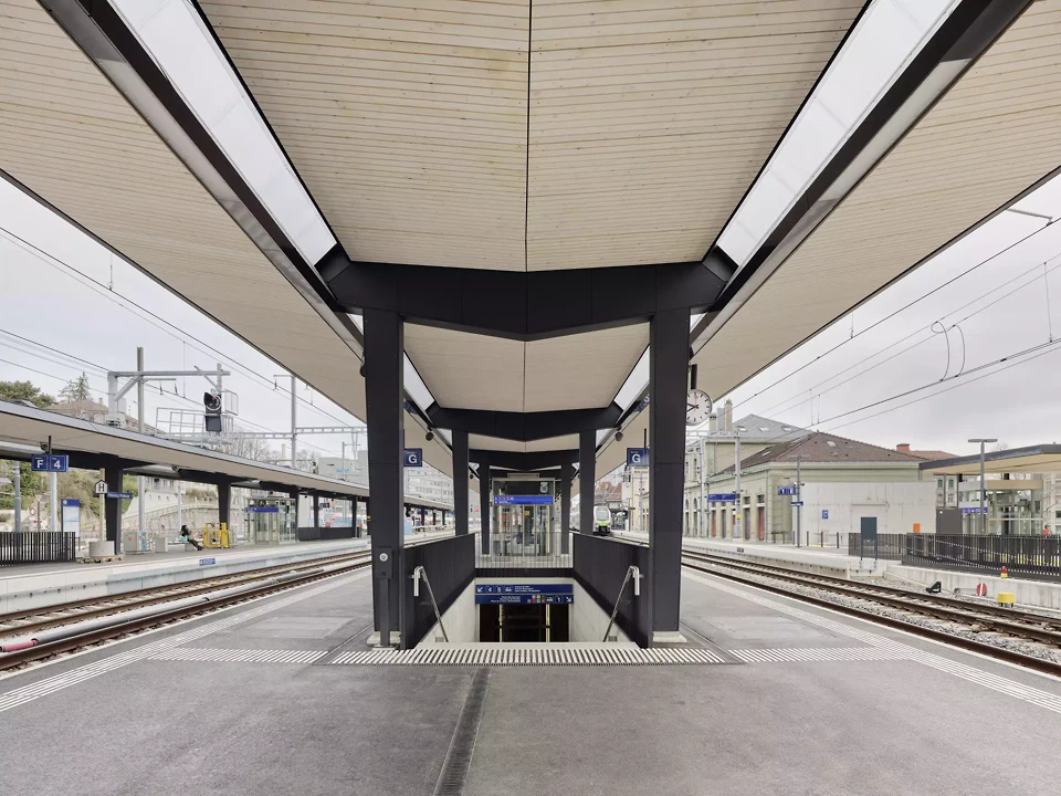 abris de gare quais ouverts