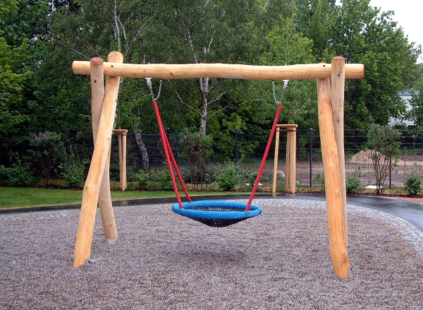 balançoires enfants extérieur