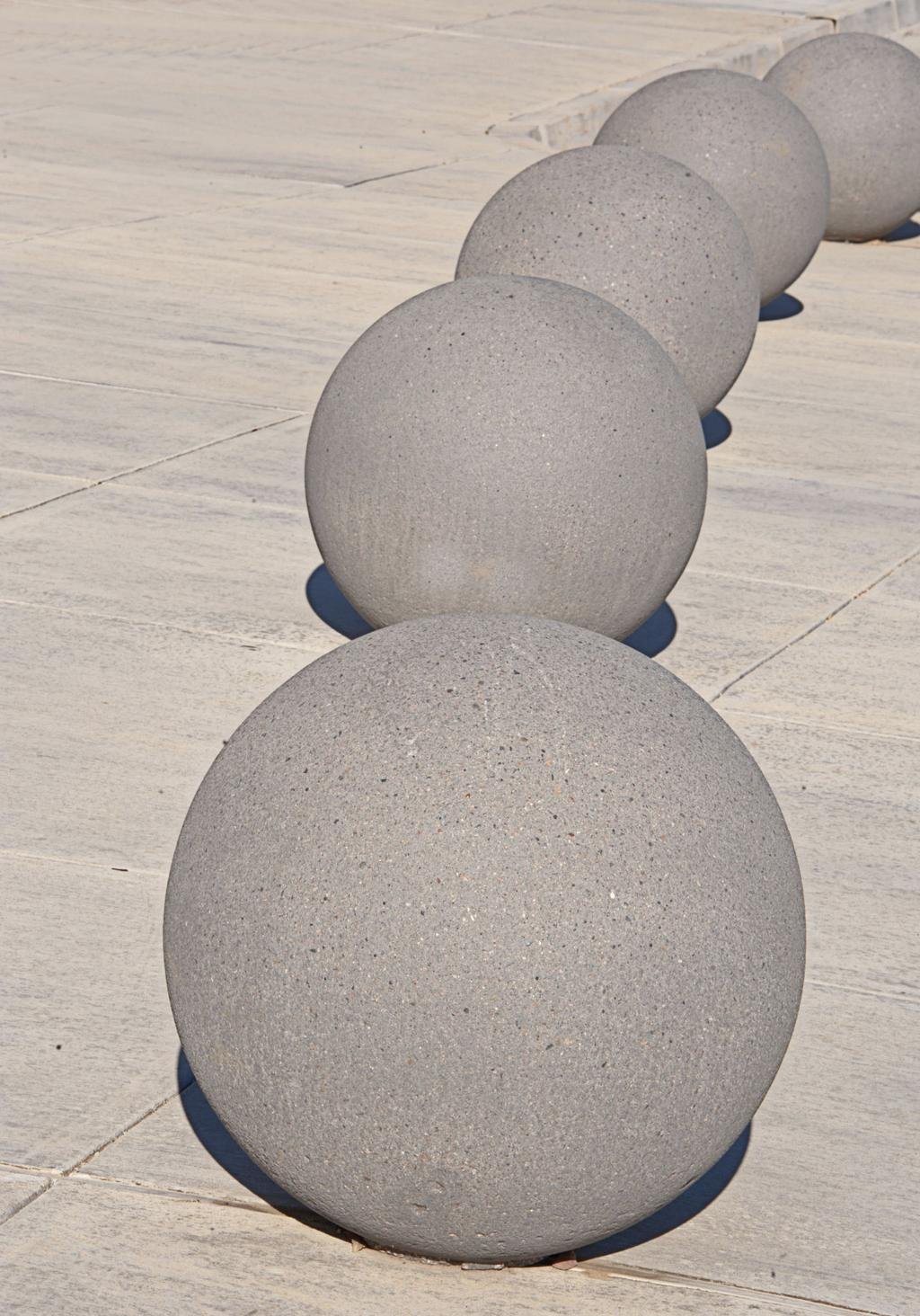 borne béton de voirie