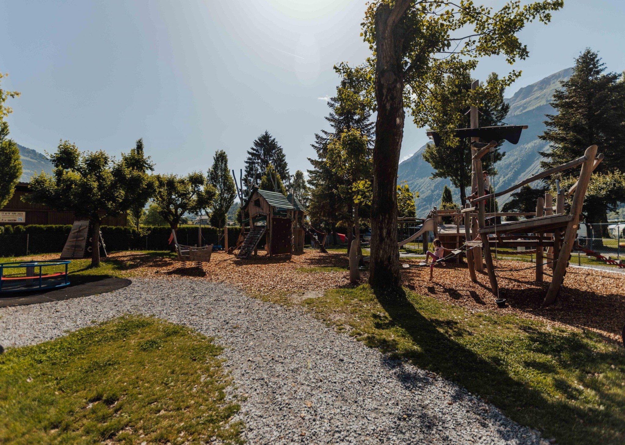 aire de jeux camping extérieur