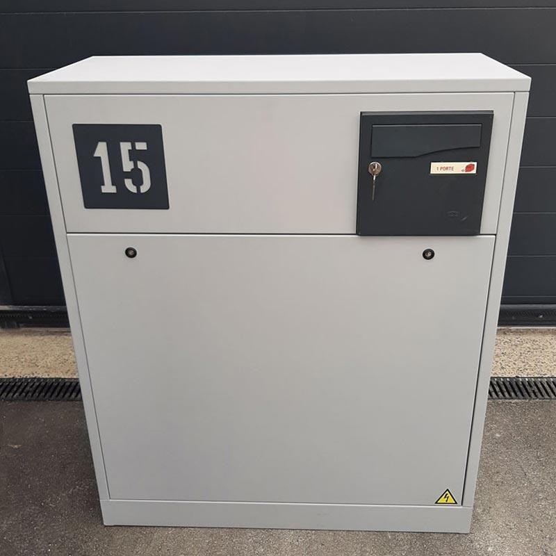Caisse pour armoire technique