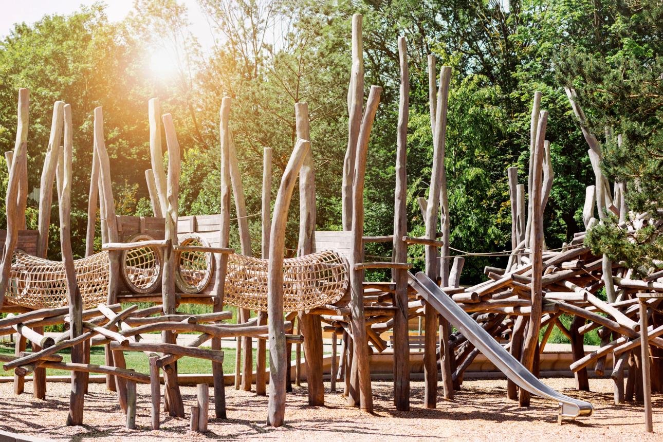 aire de jeux nature extérieur