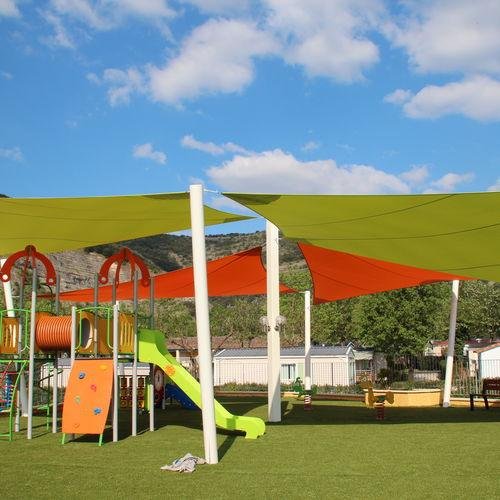 Ombrière aire de jeux extérieur